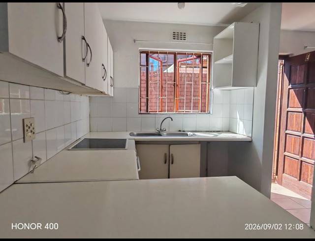 2 BEDROOM DUPLEX FOR SALE IN LANSDOWNE